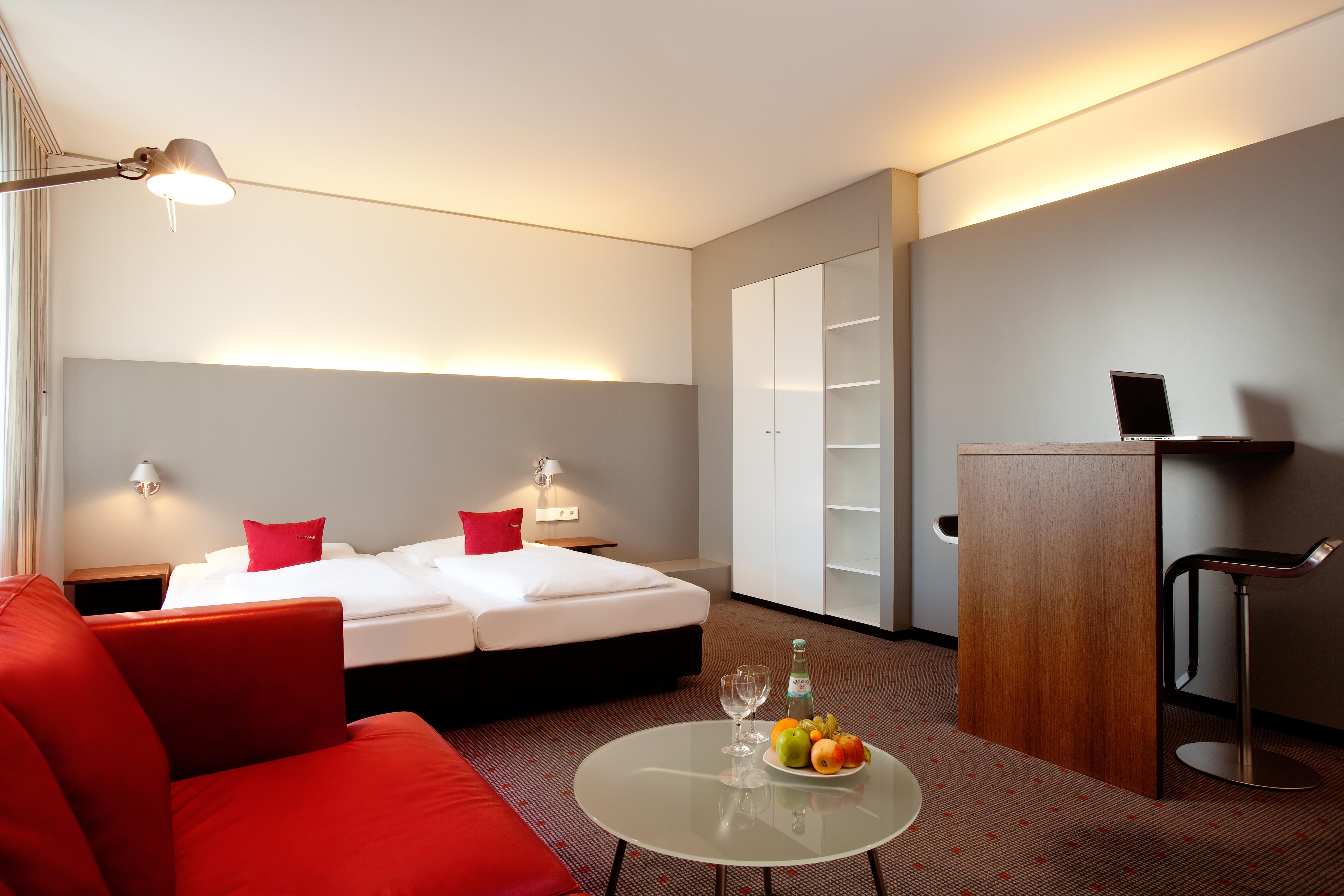 Отель Vienna House Easy By Wyndham Штутгарт Экстерьер фото