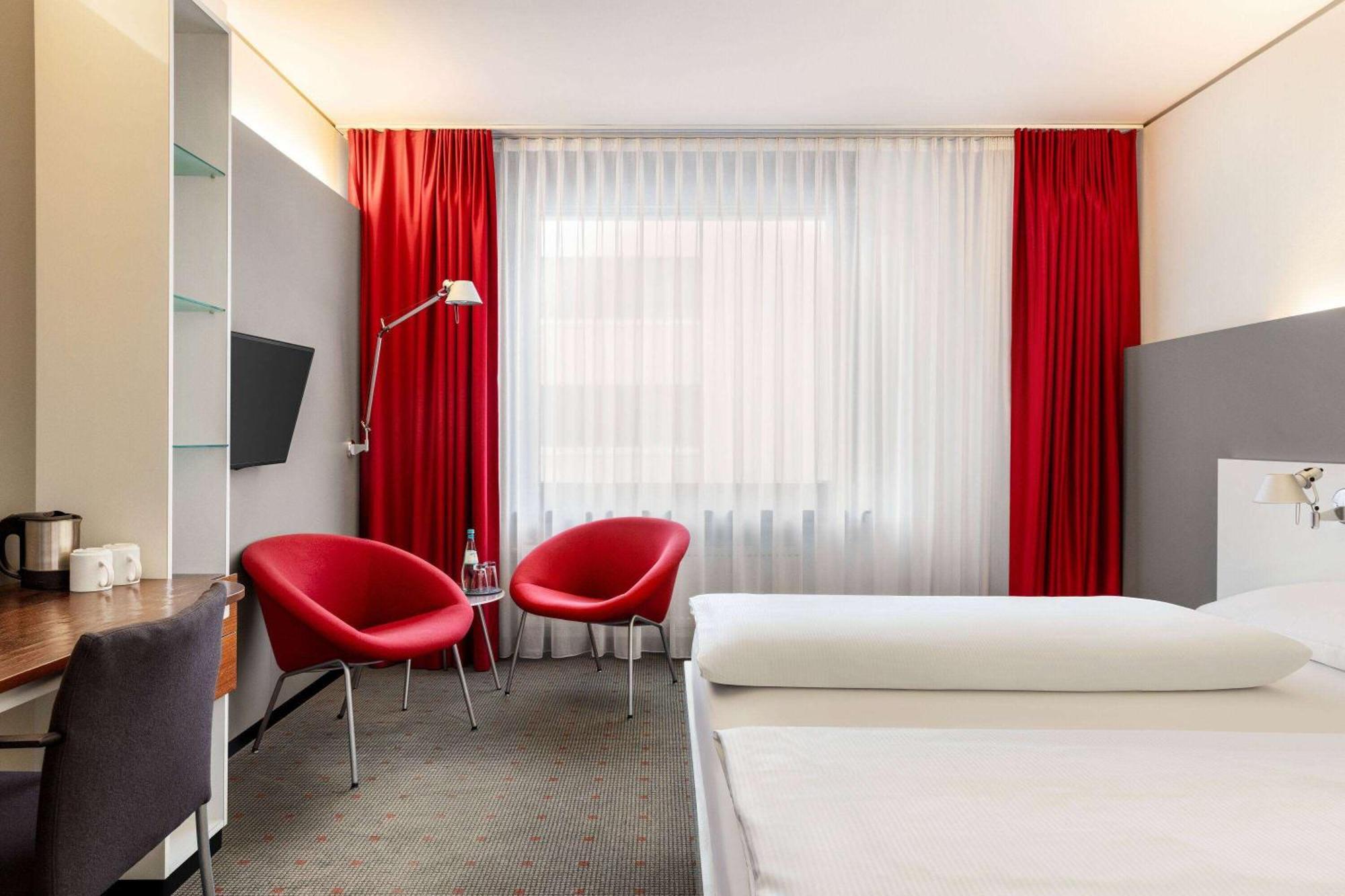 Отель Vienna House Easy By Wyndham Штутгарт Экстерьер фото