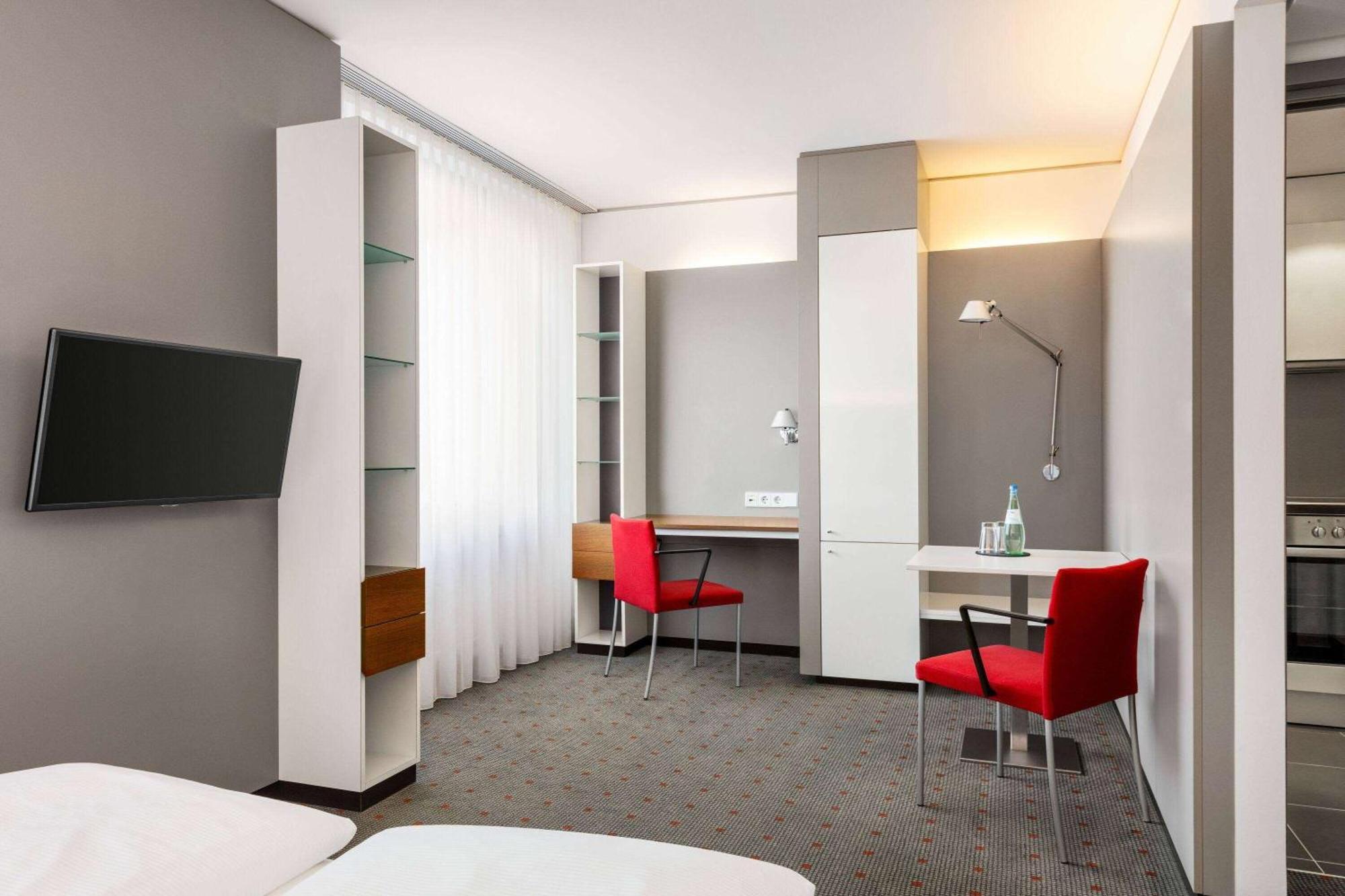 Отель Vienna House Easy By Wyndham Штутгарт Экстерьер фото